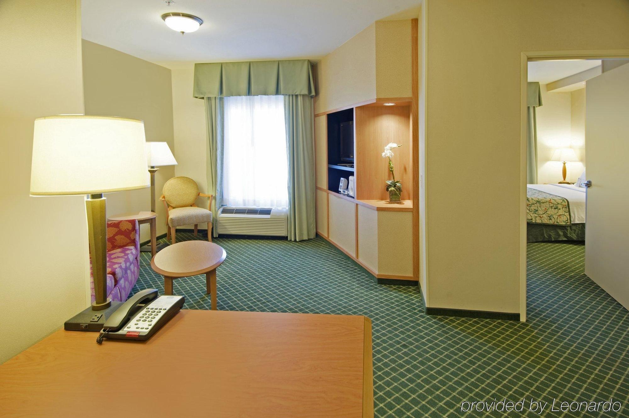 Fairfield Inn & Suites By Marriott Cordele Room photo